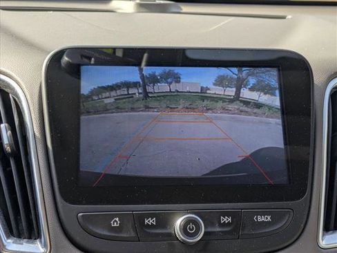 Used 2017 Chevrolet Malibu LT image 14