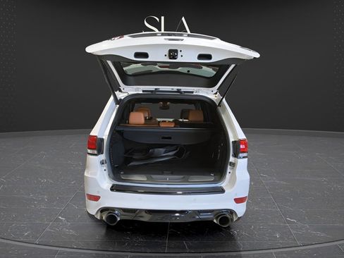 Used 2021 Jeep Grand Cherokee SRT w/ Trailer Tow Group IV AWD/4WD image 9