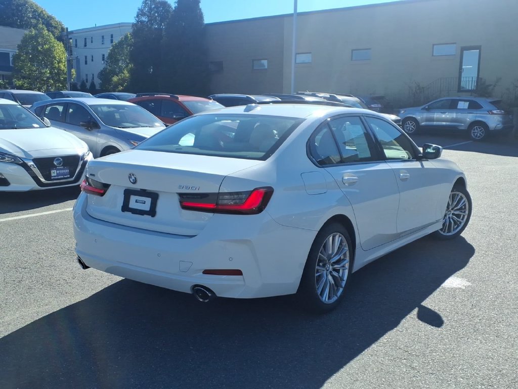 Used 2023 BMW 330i xDrive Sedan w/ Driving Assistance Package AWD/4WD image 6