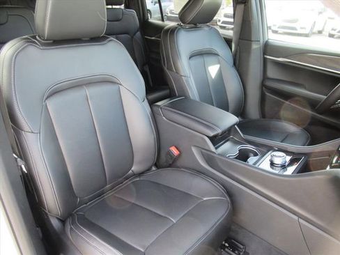 New 2026 Jeep Grand Cherokee L Limited image 9