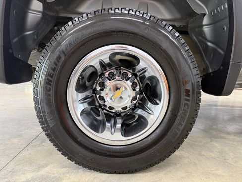 Used 2025 Chevrolet Silverado 3500 LT w/ All Star Edition AWD/4WD image 10