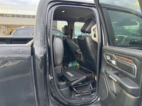 Used 2019 RAM 1500 Laramie image 9