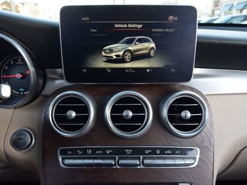 Used 2019 Mercedes-Benz GLC 350e 4MATIC image 28