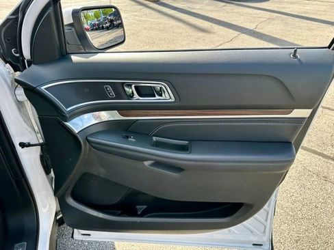Used 2017 Ford Explorer Limited w/ Equipment Group 301A AWD/4WD image 24