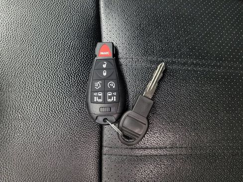 Used 2018 Dodge Grand Caravan GT FWD image 32