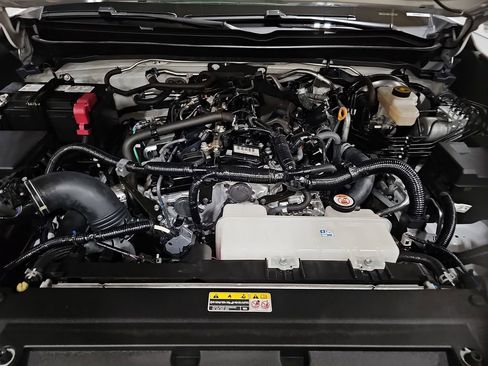 Used 2024 Toyota Tacoma TRD Off-Road image 21