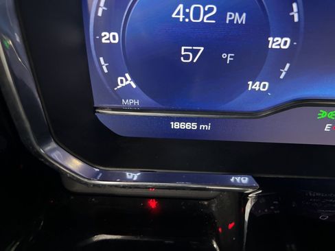 Used 2024 Chevrolet Silverado 2500 ZR2 w/ Technology Package image 11