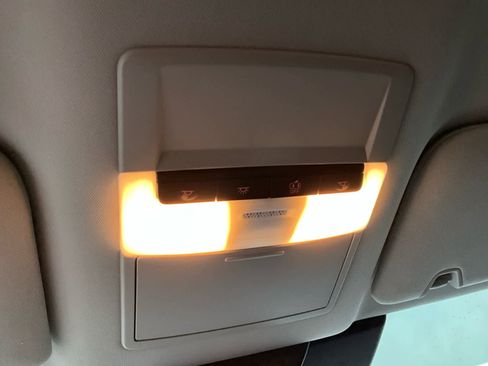 Used 2025 Nissan Pathfinder S image 24