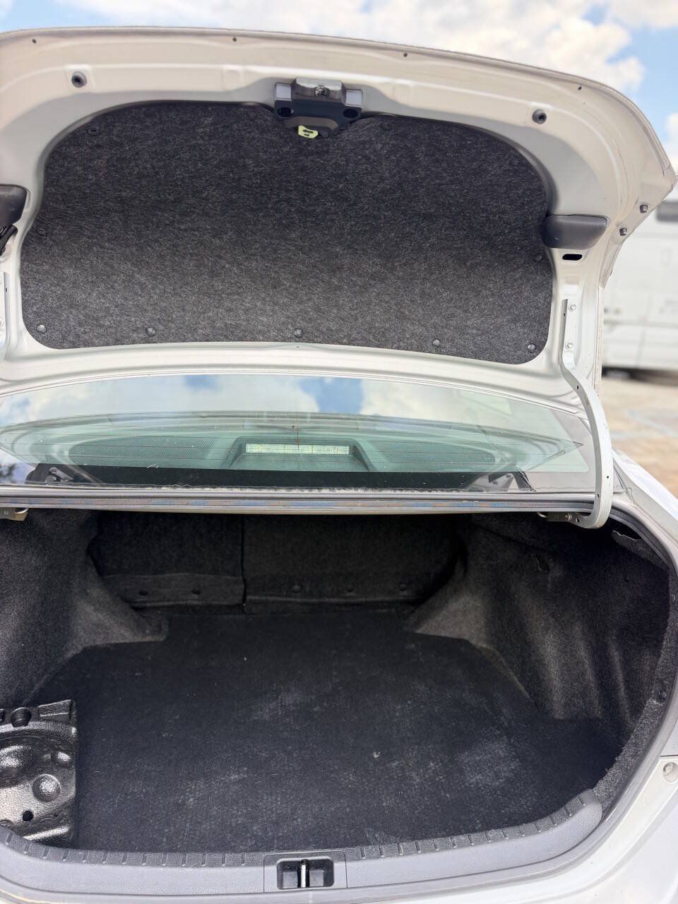 Used 2019 Toyota Corolla LE FWD image 9