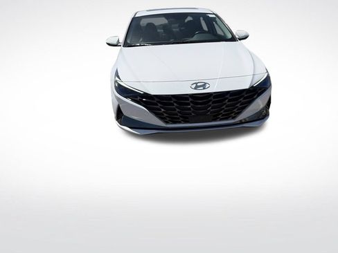 Used 2023 Hyundai Elantra Limited w/ Preferred Accessory Package FWD image 8