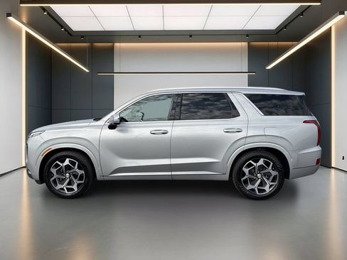 Used 2022 Hyundai Palisade Calligraphy w/ Cargo Package FWD image 2