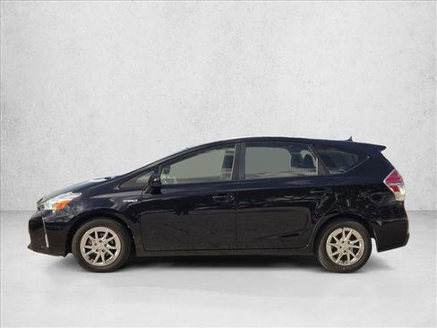 Used 2015 Toyota Prius V Three image 9