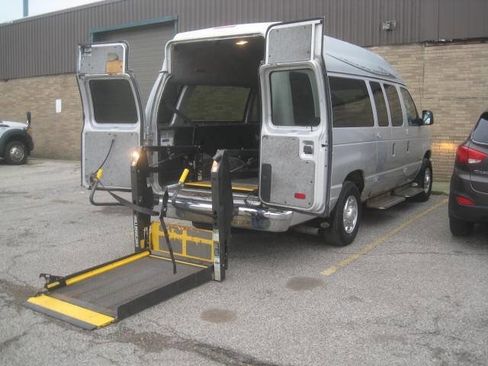 Used 2013 Ford E-350 and Econoline 350 Extended Super Duty w/ PWR Group image 3