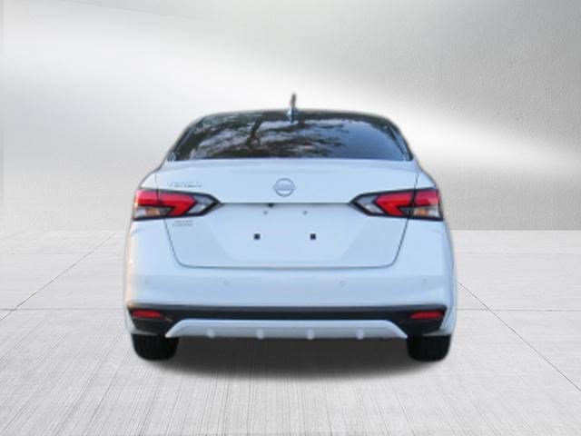 Used 2025 Nissan Versa SV w/ Trunk Package FWD image 4