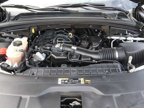 Used 2023 Jeep Grand Cherokee Altitude image 18