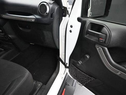 Used 2013 Jeep Wrangler Sport AWD/4WD image 16