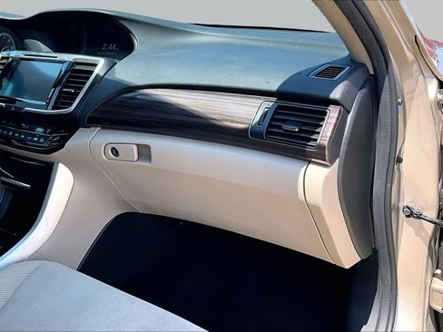 Used 2016 Honda Accord EX image 19