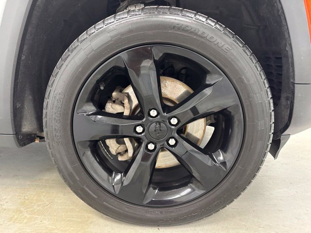 Used 2023 Jeep Grand Cherokee L Laredo AWD/4WD image 34