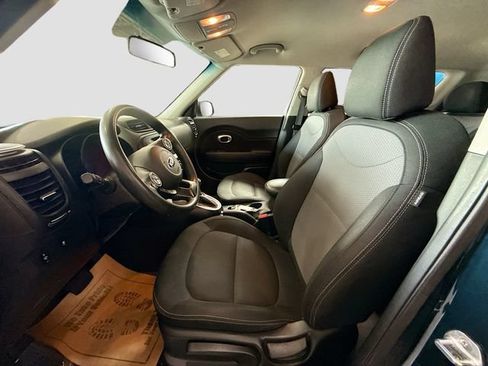 Used 2018 Kia Soul + FWD image 20