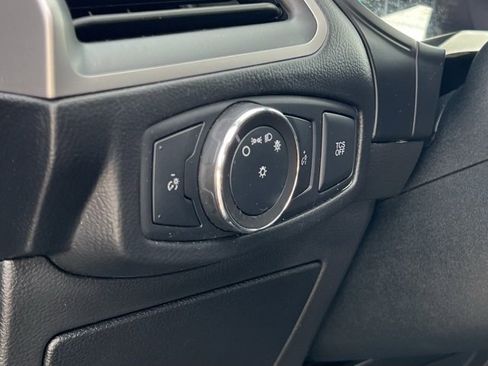 Used 2022 Ford Edge SEL image 24