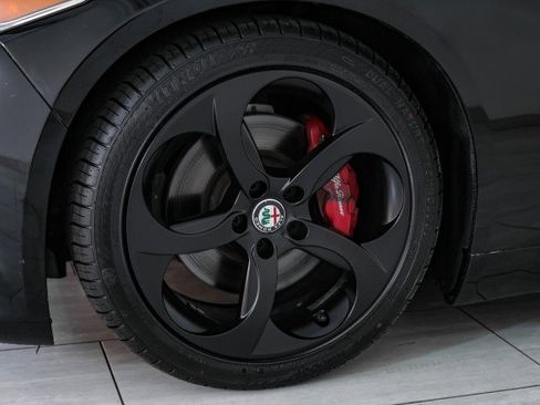 Used 2019 Alfa Romeo Giulia w/ Quick Order Package 22K Sport image 52