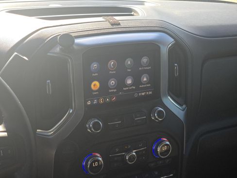 Used 2020 GMC Sierra 1500 SLT RWD image 17