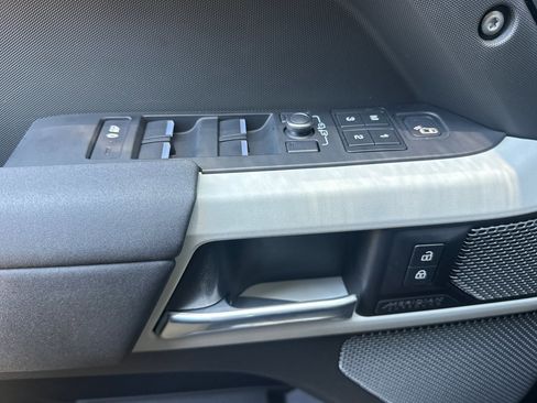 Used 2022 Land Rover Defender 110 Trophy Edition image 11
