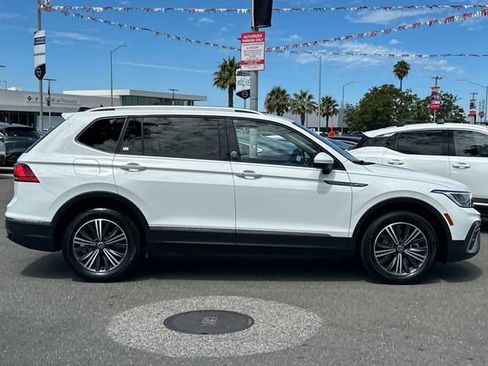 Used 2024 Volkswagen Tiguan Wolfsburg Edition AWD/4WD image 3