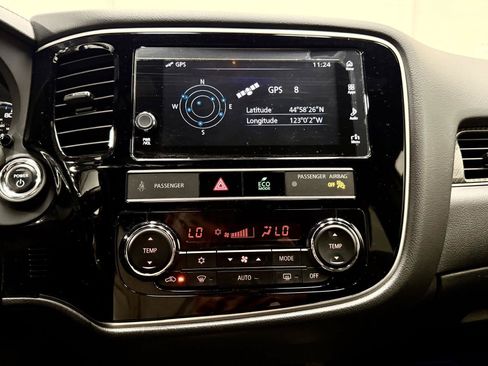 Used 2019 Mitsubishi Outlander SEL AWD/4WD image 36