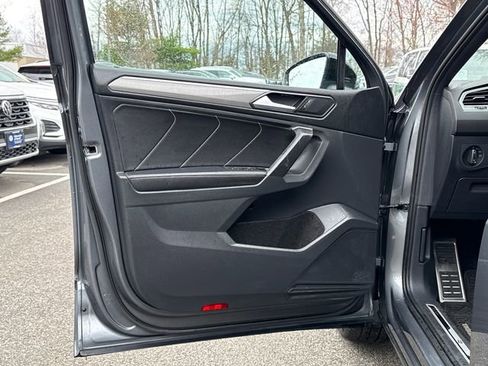Certified 2023 Volkswagen Tiguan SE R-Line image 11
