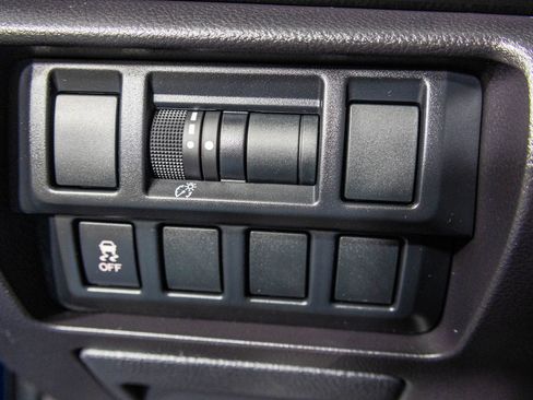 Used 2018 Subaru Impreza 2.0i Premium image 32