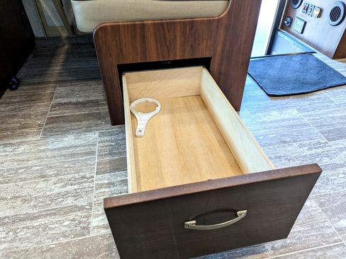 Used 2019 Chevrolet Express 4500 w/ RV Package image 58