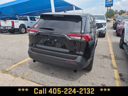Used 2023 Toyota RAV4 LE AWD/4WD image 16