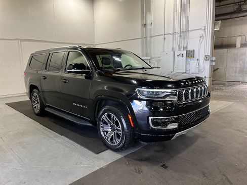 Used 2023 Jeep Wagoneer L Series II AWD/4WD image 1