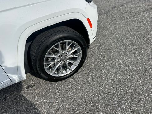 Used 2023 Jeep Grand Cherokee L Summit w/ Luxury Tech Group V image 25