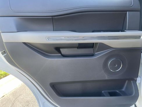 Used 2021 Ford Expedition XLT RWD image 15