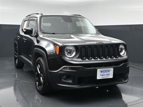 Used 2017 Jeep Renegade Altitude FWD image 1