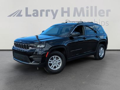 Used 2023 Jeep Grand Cherokee Laredo