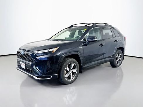Used 2023 Toyota RAV4 SE w/ Weather & Moonroof Package AWD/4WD image 2