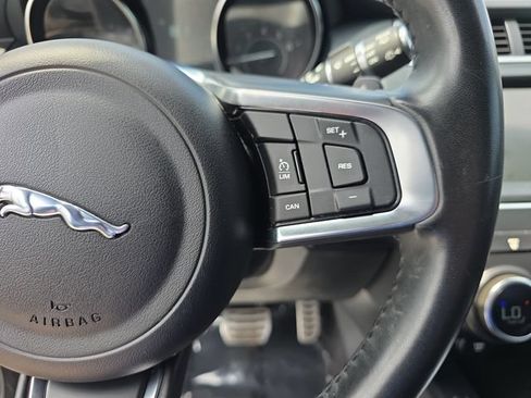 Used 2019 Jaguar E-PACE R-Dynamic SE AWD/4WD image 22