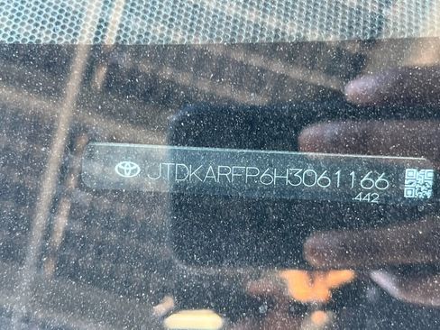 Used 2017 Toyota Prius Prime Premium FWD image 3