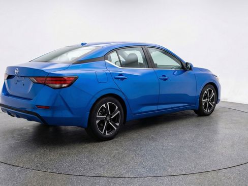 Used 2025 Nissan Sentra SV image 7