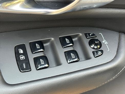 Used 2023 Volvo XC90 T8 Plus w/ Protection Package Premier image 11