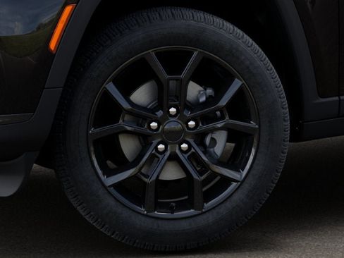 New 2025 Jeep Grand Cherokee L Limited w/ Trailer Tow Package image 33