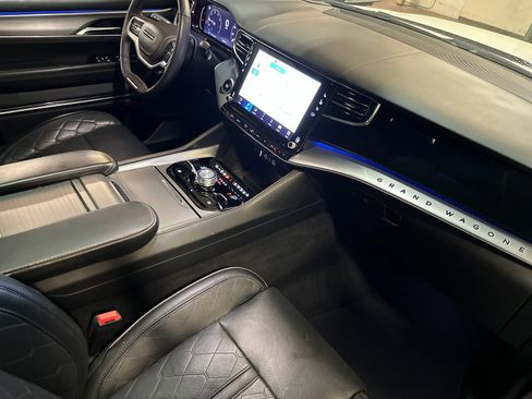 Certified 2023 Jeep Grand Wagoneer Series III image 16