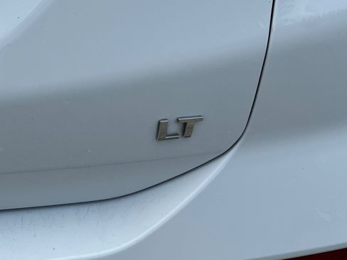 Used 2018 Chevrolet Equinox LT FWD image 6