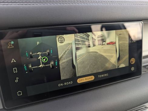 Used 2024 Land Rover Defender 110 S image 25