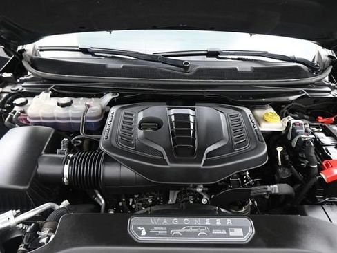 Used 2024 Jeep Wagoneer L Series II w/ Flexible Seating Group AWD/4WD image 29