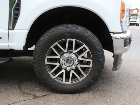 Used 2023 Ford F250 XLT w/ FX4 Off-Road Package AWD/4WD image 28