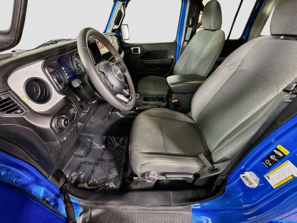 Used 2024 Jeep Wrangler Unlimited AWD/4WD image 24